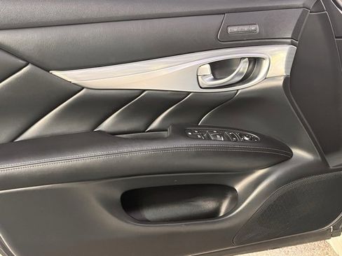 Certified 2019 INFINITI Q70 Luxe image 9