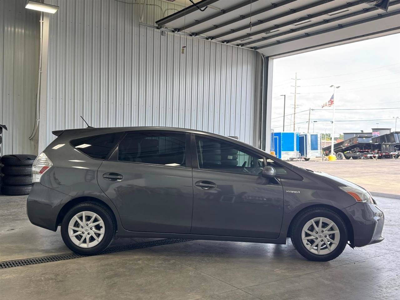 Used 2012 Toyota Prius V Three FWD image 5