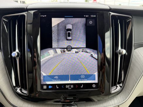 Certified 2025 Volvo XC60 T8 Ultra w/ Protection Package image 23