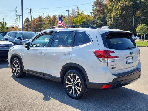 Used 2022 Subaru Forester Limited w/ Popular Package #3 image 5