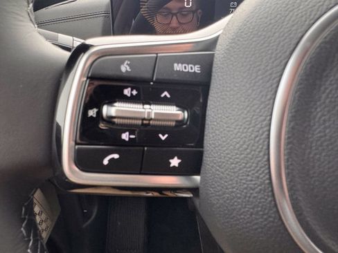 New 2026 Kia Carnival FWD image 17