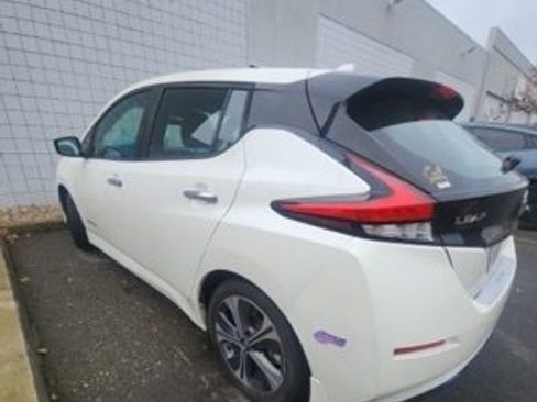 Used 2019 Nissan Leaf SV w/ SV Technology Package image 3