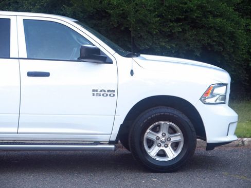 Used 2017 RAM 1500 Express AWD/4WD image 33