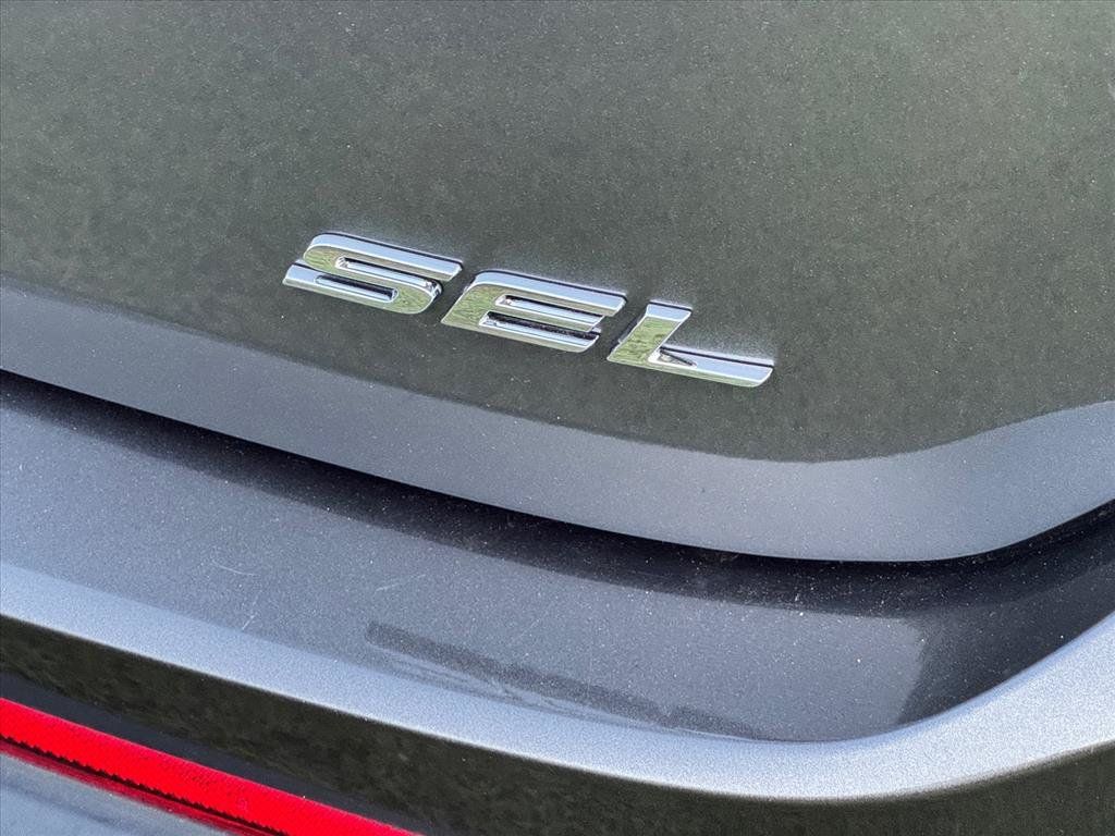 Used 2018 Ford Edge SEL w/ Equipment Group 201A FWD image 5