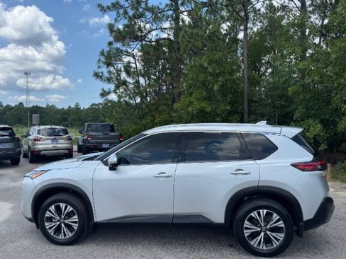 Used 2021 Nissan Rogue SV w/ Premium Package FWD image 6