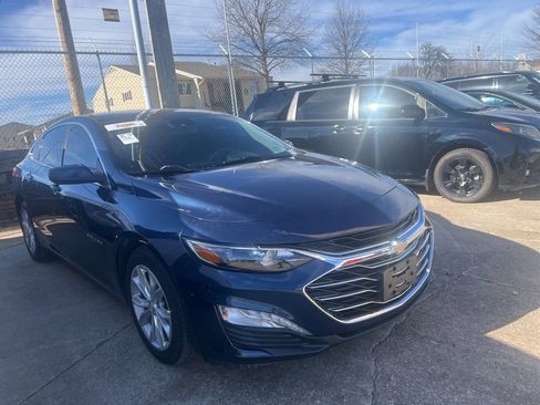 Used 2019 Chevrolet Malibu LT w/ Driver Confidence Package II image 1