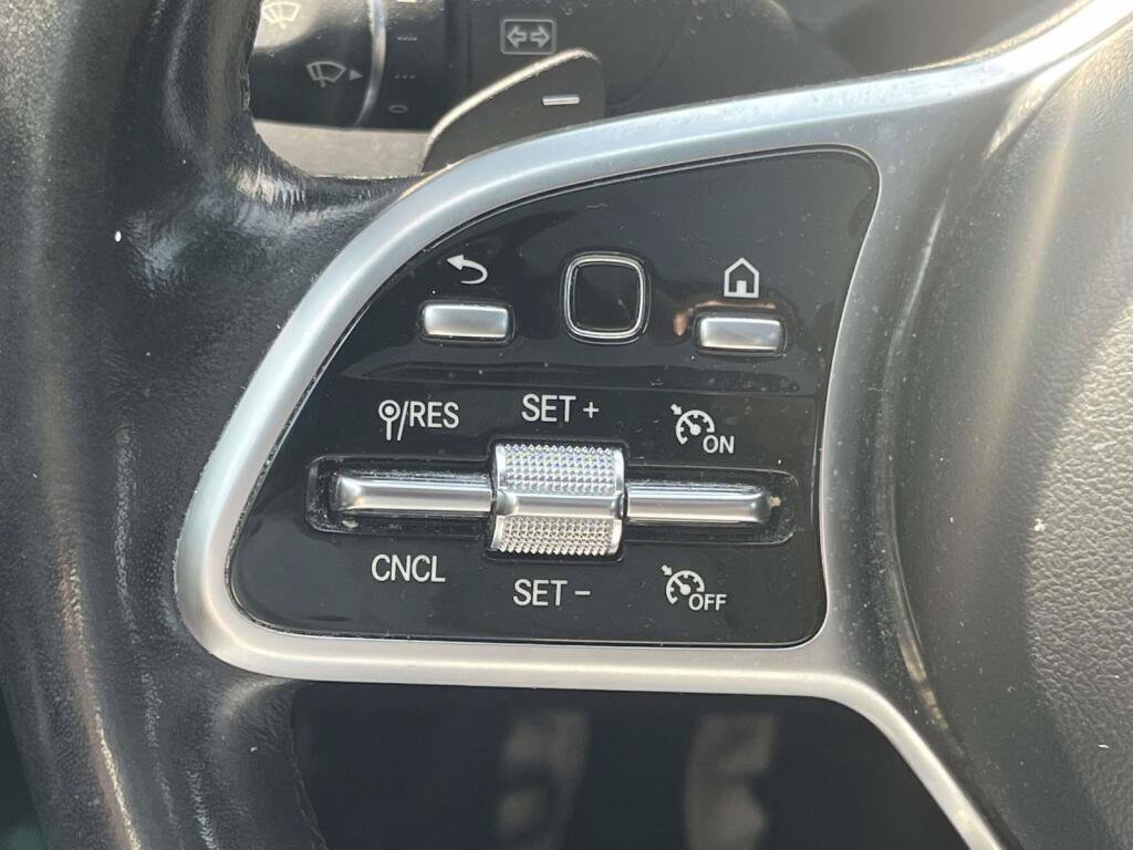 Used 2019 Mercedes-Benz E 300 4MATIC image 32