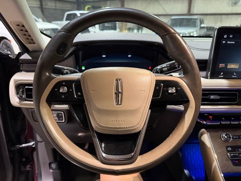 Used 2020 Lincoln Aviator Reserve w/ Equipment Group 201A AWD/4WD image 33