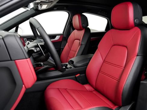 New 2026 Porsche Cayenne Coupe AWD/4WD image 5