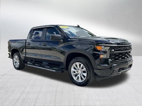 Used 2024 Chevrolet Silverado 1500 Custom RWD image 3