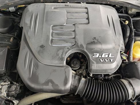 Used 2014 Chrysler 300 S image 34