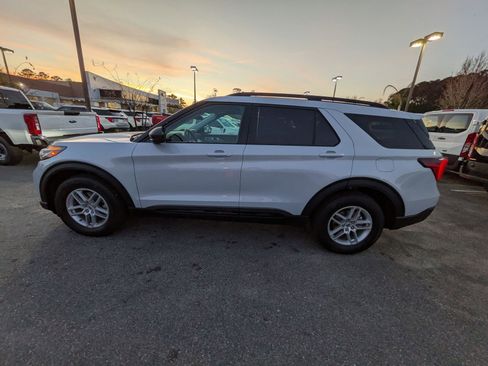 New 2026 Ford Explorer Active image 8
