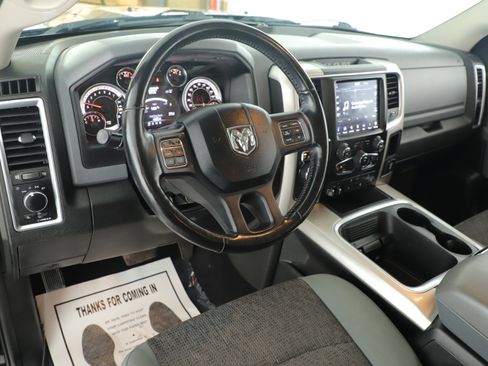 Used 2020 RAM 1500 Classic SLT w/ Luxury Group image 13