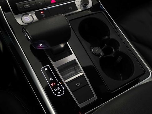 Used 2019 Audi Q8 Premium w/ Convenience Package image 31