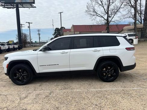 Used 2024 Jeep Grand Cherokee L Altitude AWD/4WD image 4