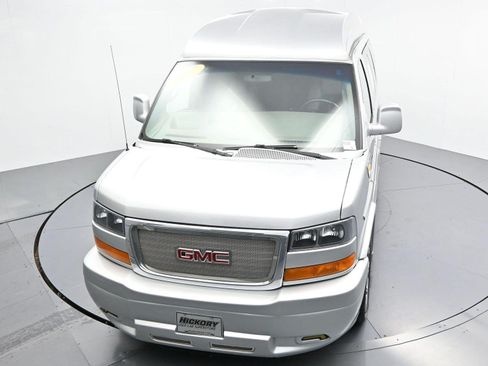 Used 2017 GMC Savana 2500 RWD image 48