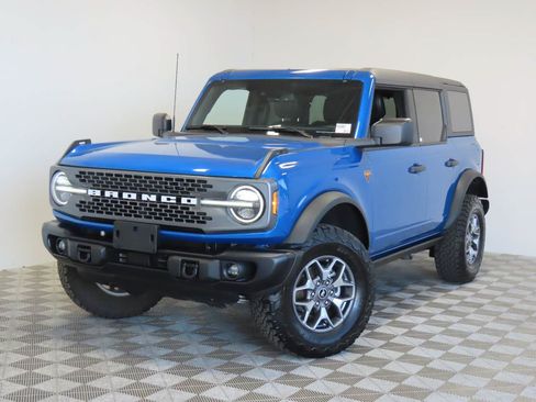 Used 2025 Ford Bronco Badlands AWD/4WD image 1