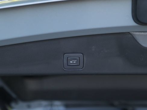 Used 2025 Chevrolet TrailBlazer LT w/ Convenience Package FWD image 27