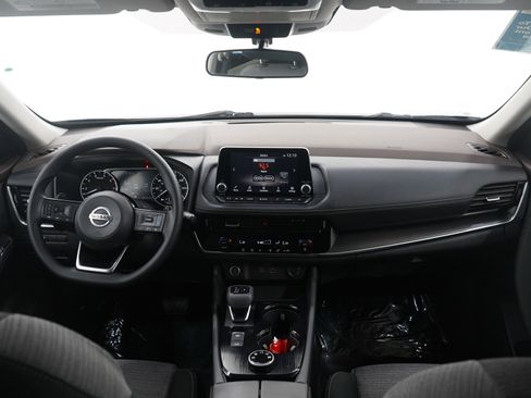 Used 2021 Nissan Rogue SV image 13