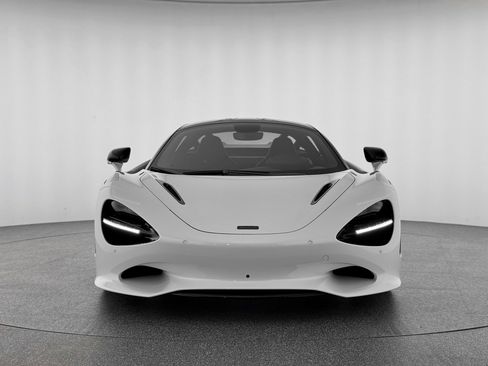 Used 2026 McLaren 750S RWD image 10