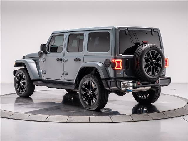 Used 2024 Jeep Wrangler Unlimited Sahara w/ Technology Group AWD/4WD image 3