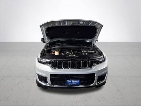 Used 2022 Jeep Grand Cherokee L Limited AWD/4WD image 23