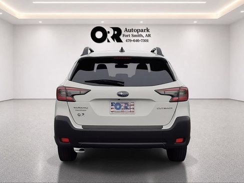 Used 2025 Subaru Outback Premium AWD/4WD image 21