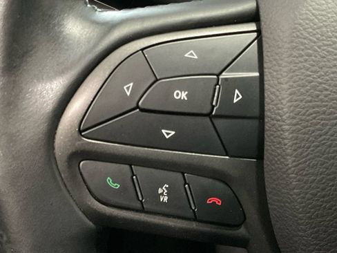 Used 2019 Jeep Cherokee Trailhawk AWD/4WD image 33