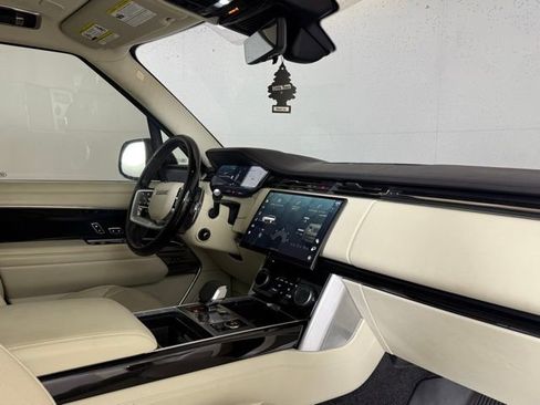 Certified 2023 Land Rover Range Rover Long Wheelbase SE image 18