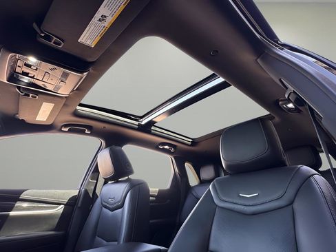 Used 2022 Cadillac XT5 Premium Luxury w/ Technology Package image 23