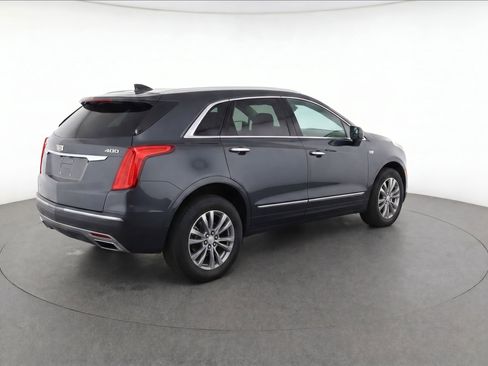 Used 2021 Cadillac XT5 Premium Luxury FWD image 4