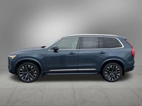 New 2026 Volvo XC90 T8 Ultra w/ Protection Package Premier image 3