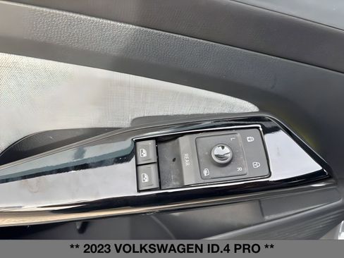 Used 2023 Volkswagen ID.4 Pro image 12