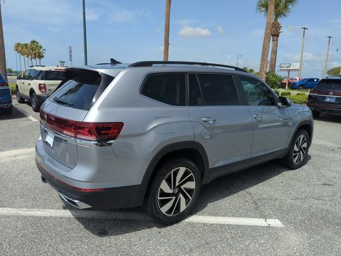 Used 2024 Volkswagen Atlas SE FWD image 6