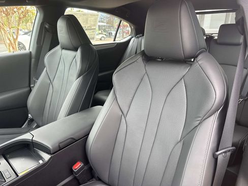 New 2025 Lexus ES 350 F Sport image 19