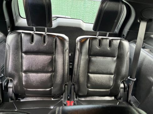 Used 2018 Ford Explorer Limited AWD/4WD image 11