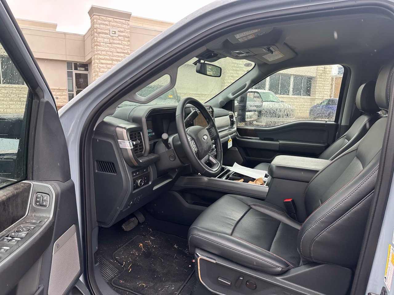 Used 2024 Ford F250 Lariat w/ Sport Appearance Package AWD/4WD image 5