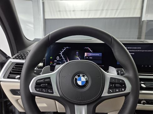 Used 2026 BMW X5 xDrive40i w/ M Sport Package image 32