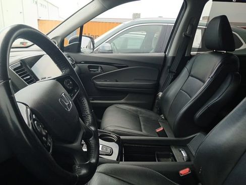 Used 2020 Honda Pilot Touring image 15