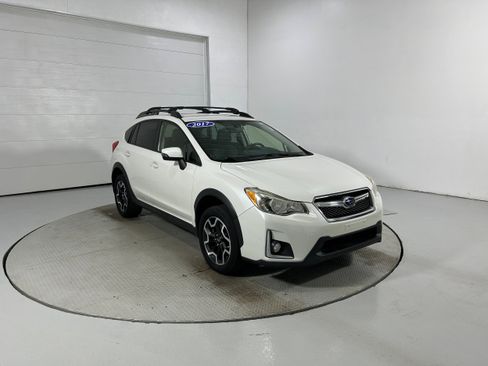 Used 2017 Subaru Crosstrek 2.0i Limited AWD/4WD image 3