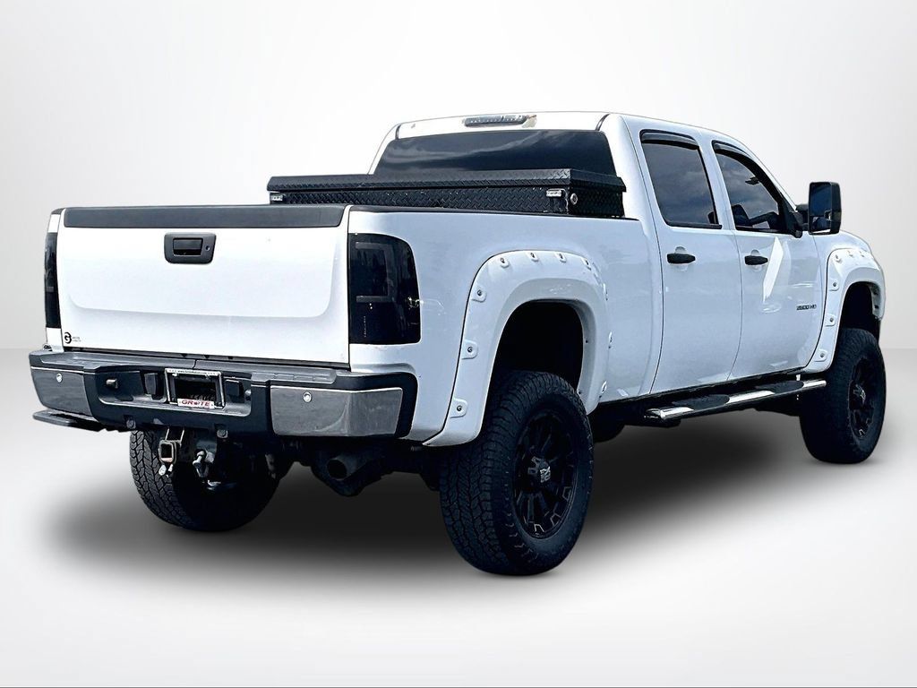 Used 2014 GMC Sierra 2500 SLE w/ SLE Preferred Package AWD/4WD image 2