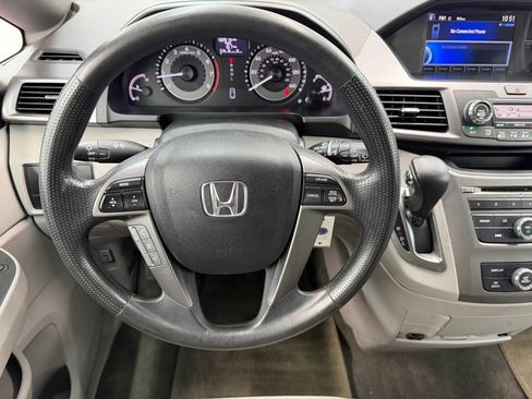 Used 2014 Honda Odyssey LX image 20