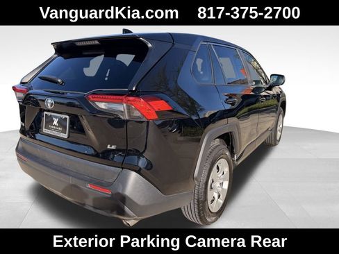 Used 2022 Toyota RAV4 LE image 4