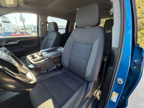 Used 2022 GMC Sierra 1500 Elevation w/ LPO, Elevation Black Package image 11