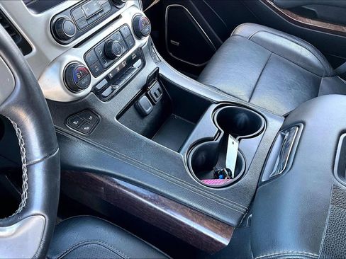 Used 2017 GMC Yukon SLT image 17