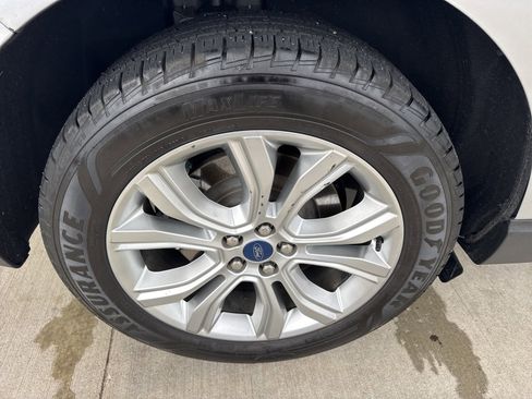 Certified 2021 Ford Edge Titanium image 20