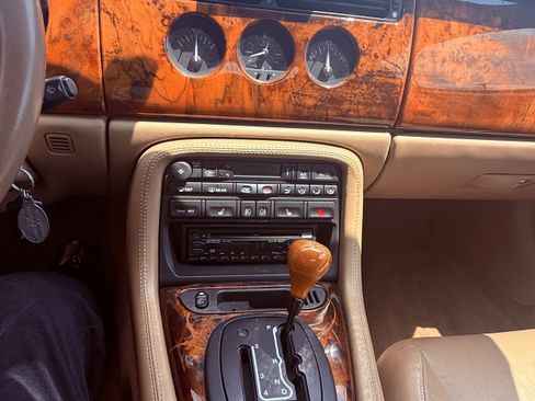 Used 1997 Jaguar XK8 Convertible RWD image 10