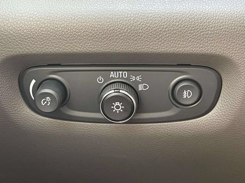 Certified 2020 Chevrolet Traverse LT FWD image 22