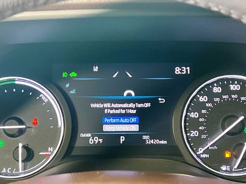 Used 2022 Toyota Sienna Platinum image 23