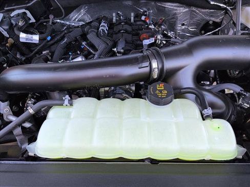 New 2026 Ford Expedition Active image 16